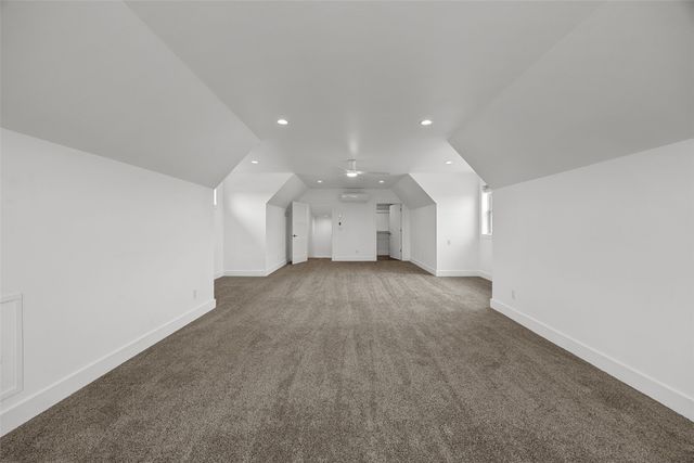 1114 Towne Centre Court, Urbana, IA 52345