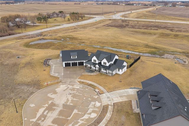 1114 Towne Centre Court, Urbana, IA 52345