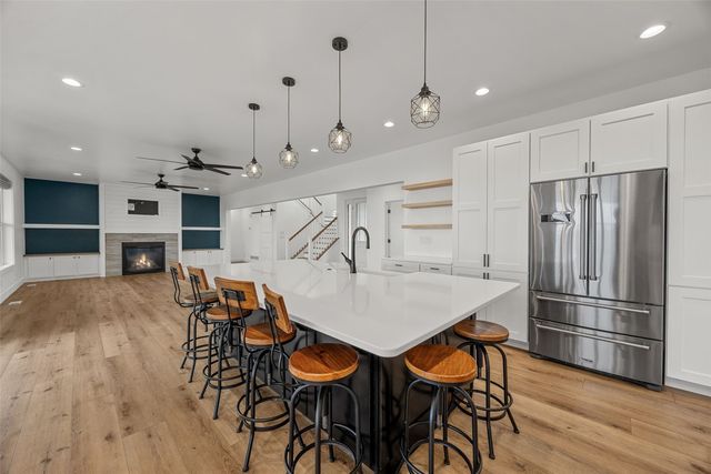 1114 Towne Centre Court, Urbana, IA 52345