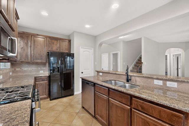111 Thoroughbred Street, Waxahachie, TX 75165