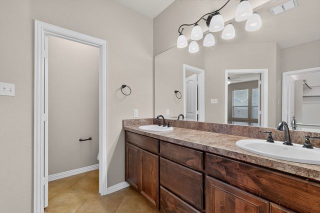 111 Thoroughbred Street, Waxahachie, TX 75165