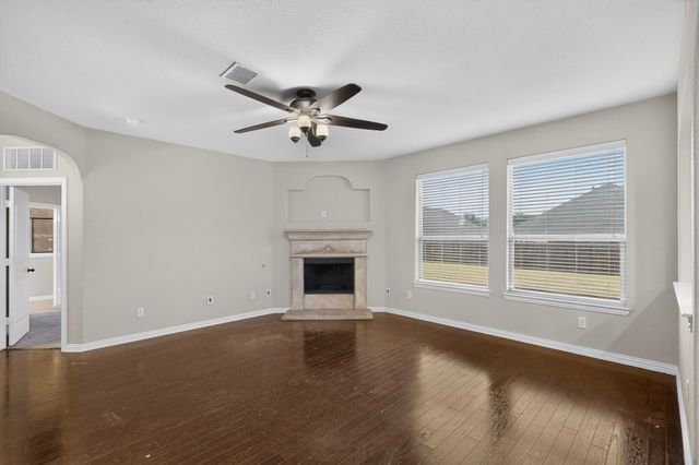 111 Thoroughbred Street, Waxahachie, TX 75165