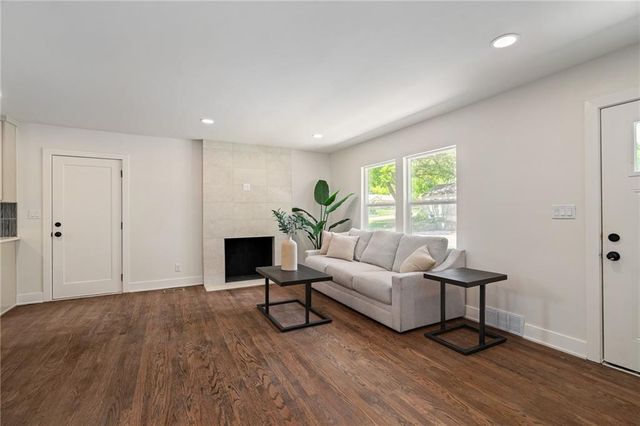 6111 W 58th Street, Mission, KS 66202