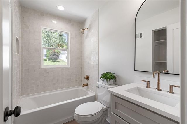 6111 W 58th Street, Mission, KS 66202