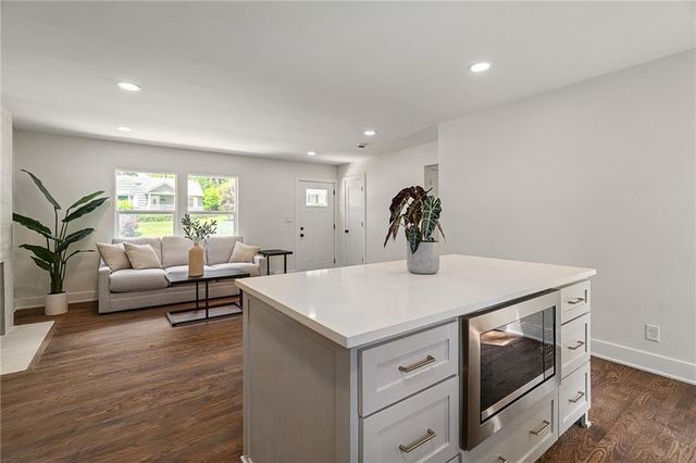 6111 W 58th Street, Mission, KS 66202
