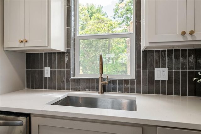 6111 W 58th Street, Mission, KS 66202