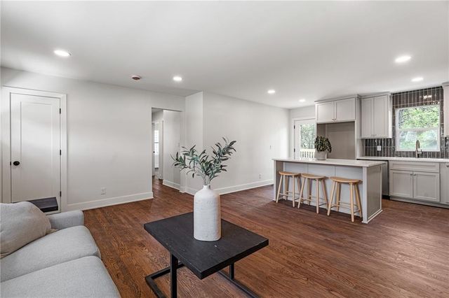 6111 W 58th Street, Mission, KS 66202