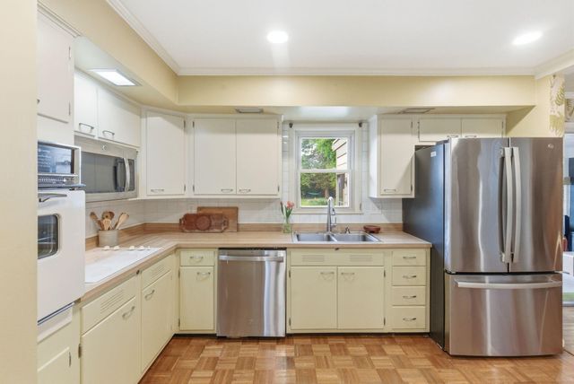 236 Greenbriar Road, Lexington, KY 40503
