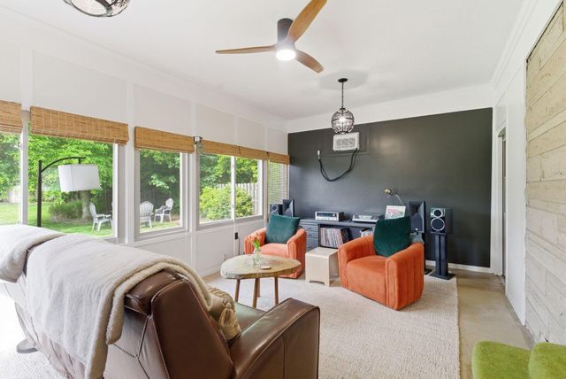 236 Greenbriar Road, Lexington, KY 40503