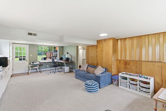 236 Greenbriar Road, Lexington, KY 40503