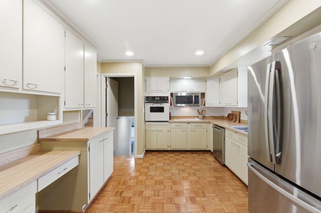 236 Greenbriar Road, Lexington, KY 40503