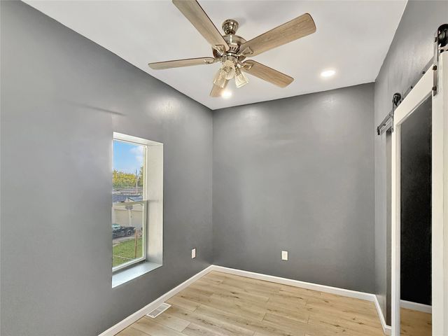 2413 SE 8th Street, Des Moines, IA 50315