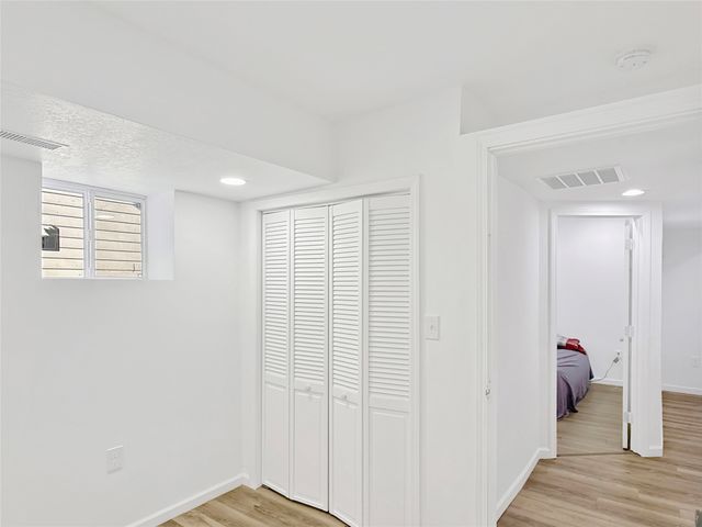 2413 SE 8th Street, Des Moines, IA 50315