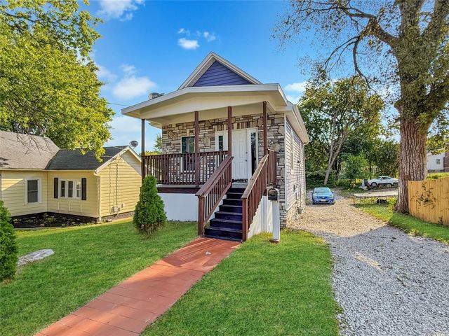 2413 SE 8th Street, Des Moines, IA 50315