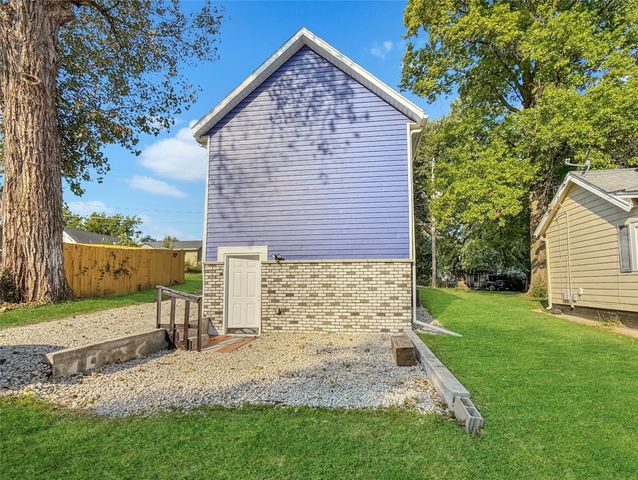 2413 SE 8th Street, Des Moines, IA 50315