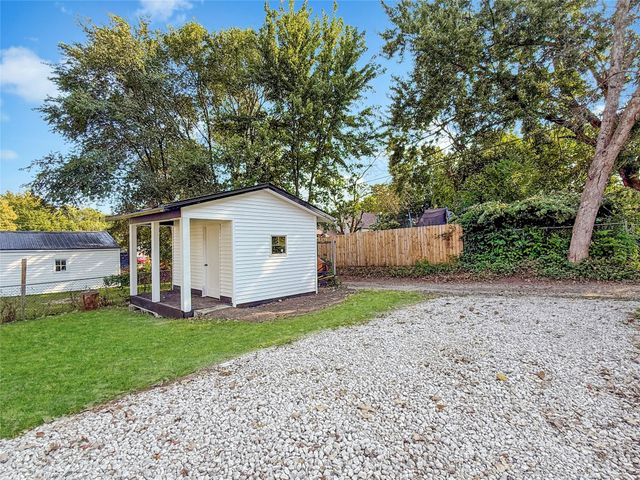 2413 SE 8th Street, Des Moines, IA 50315