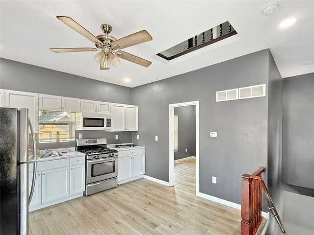 2413 SE 8th Street, Des Moines, IA 50315