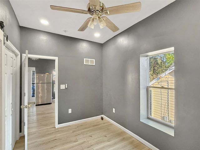 2413 SE 8th Street, Des Moines, IA 50315