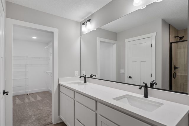 6646 NE 9th Court, Des Moines, IA 50313