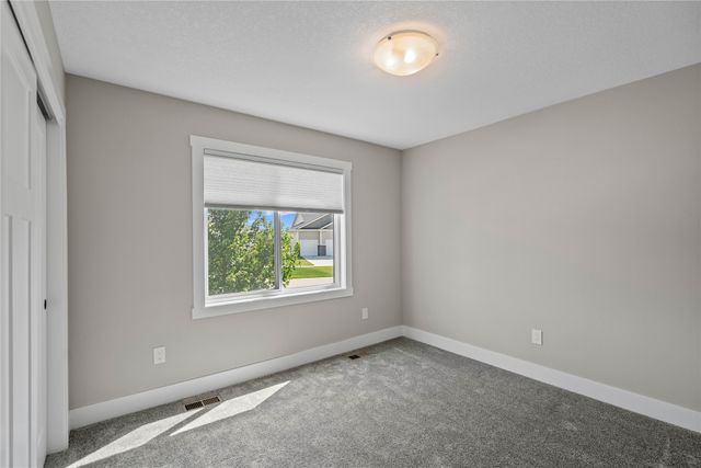 6646 NE 9th Court, Des Moines, IA 50313