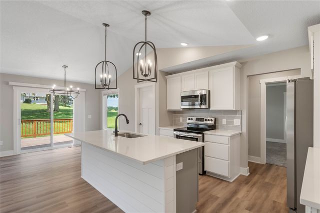 6646 NE 9th Court, Des Moines, IA 50313