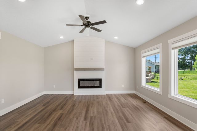 6646 NE 9th Court, Des Moines, IA 50313
