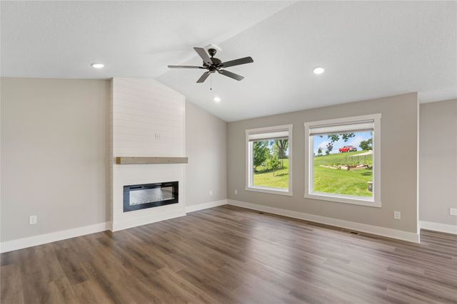 6646 NE 9th Court, Des Moines, IA 50313