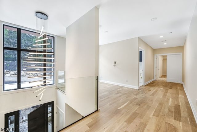 10 Big Ramapo Rd, Saddle River Boro, NJ 07458