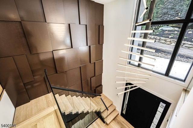 10 Big Ramapo Rd, Saddle River Boro, NJ 07458