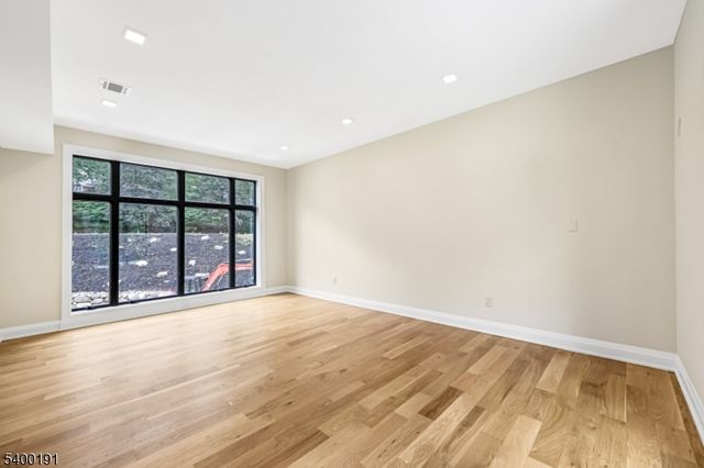 10 Big Ramapo Rd, Saddle River Boro, NJ 07458