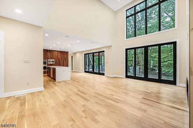 10 Big Ramapo Rd, Saddle River Boro, NJ 07458