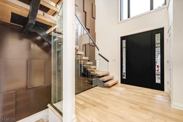 10 Big Ramapo Rd, Saddle River Boro, NJ 07458