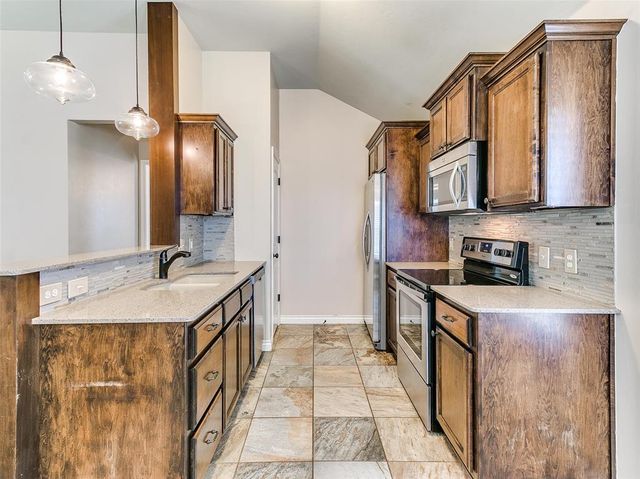 2713 NW 189th Street, Edmond, OK 73012