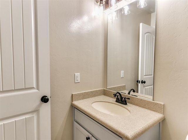 2713 NW 189th Street, Edmond, OK 73012