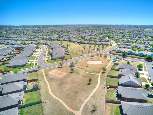 2713 NW 189th Street, Edmond, OK 73012