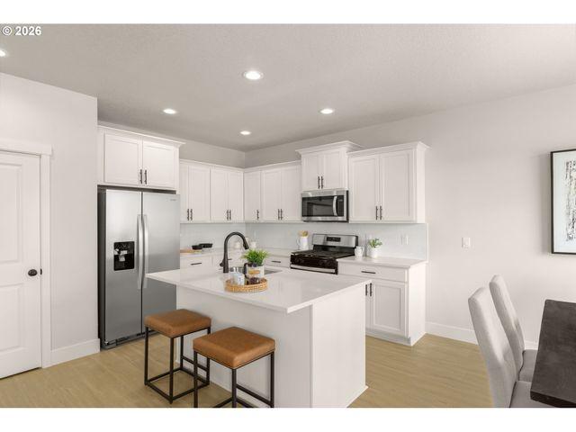 2537 Bourbon St, Forest Grove, OR 97116