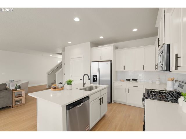 2537 Bourbon St, Forest Grove, OR 97116