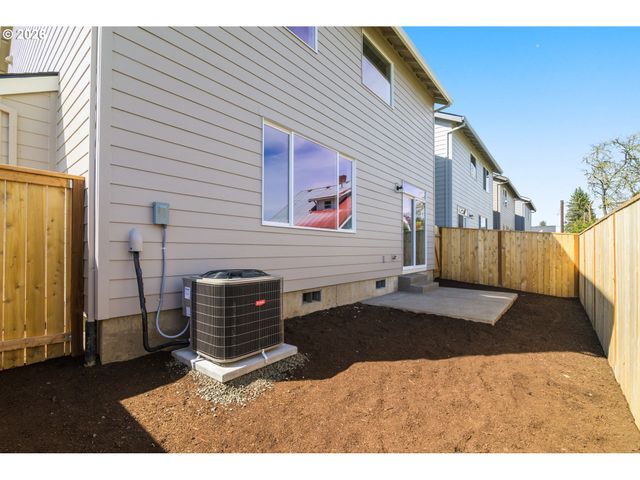 2537 Bourbon St, Forest Grove, OR 97116