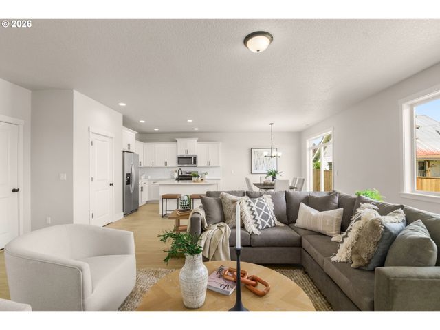 2537 Bourbon St, Forest Grove, OR 97116