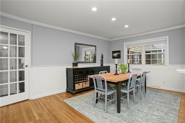 245 Unquowa Road APT 129, Fairfield, CT 06824