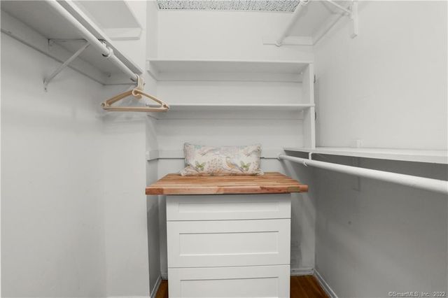 245 Unquowa Road APT 129, Fairfield, CT 06824