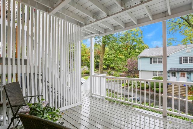 245 Unquowa Road APT 129, Fairfield, CT 06824