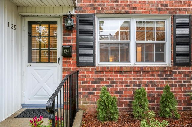 245 Unquowa Road APT 129, Fairfield, CT 06824