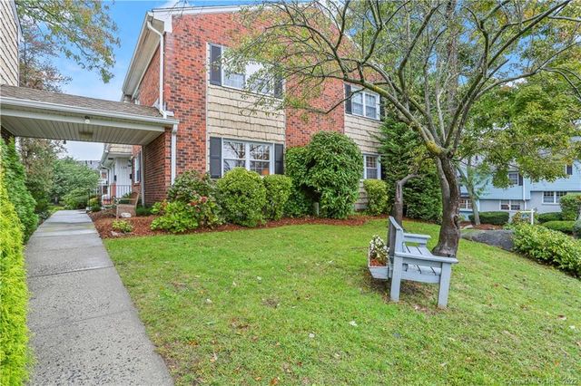 245 Unquowa Road APT 129, Fairfield, CT 06824