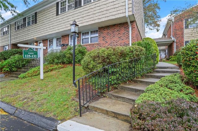 245 Unquowa Road APT 129, Fairfield, CT 06824