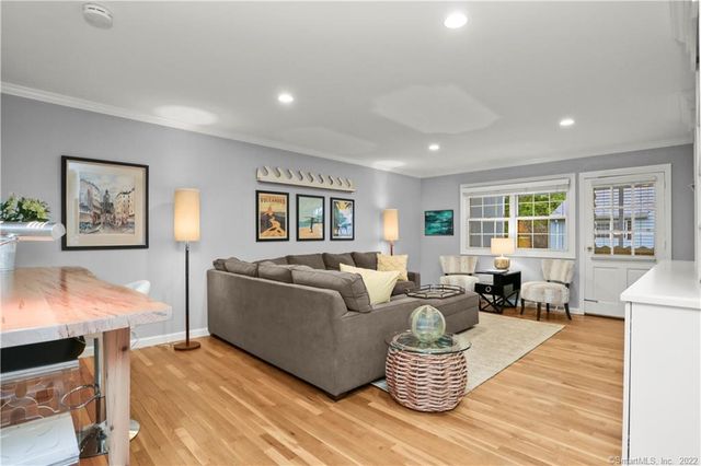 245 Unquowa Road APT 129, Fairfield, CT 06824