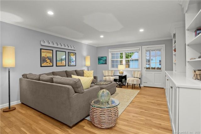 245 Unquowa Road APT 129, Fairfield, CT 06824