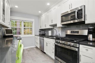 245 Unquowa Road APT 129, Fairfield, CT 06824