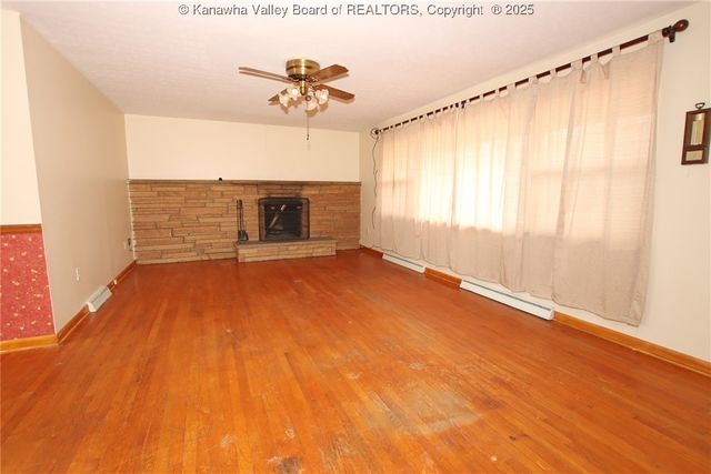 208 Woodland Drive, Nitro, WV 25143