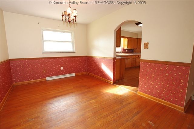 208 Woodland Drive, Nitro, WV 25143